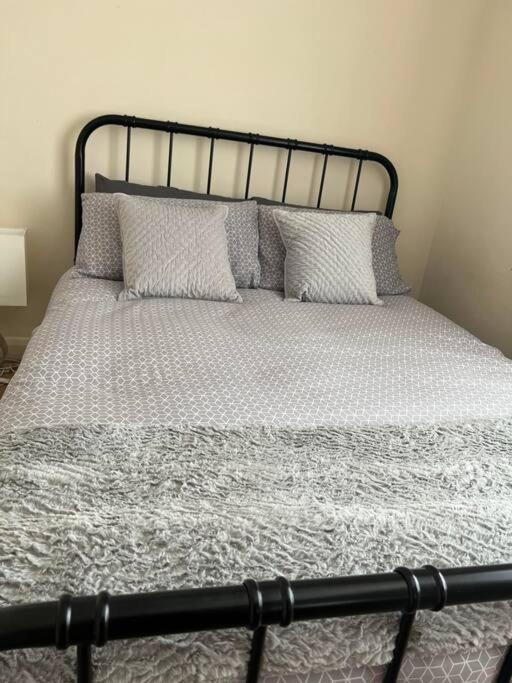 1 Bedroom Flat Sleeps 4 In Oxfordshire Apartment Abingdon-on-Thames