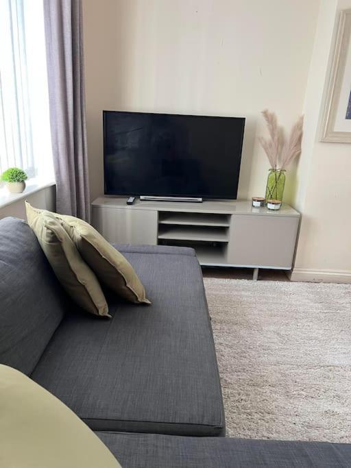 1 Bedroom Flat Sleeps 4 In Oxfordshire * Abingdon-on-Thames