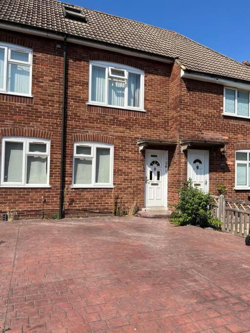 1 Bedroom Flat Sleeps 4 In Oxfordshire Apartment *